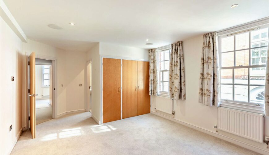 Apartment 2, Crescent House - Picture No. 13
