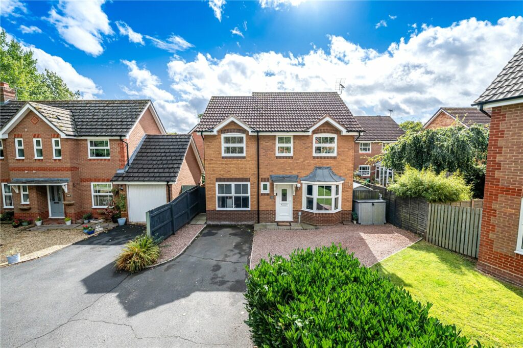 12 Blashfield Road - Picture No. 01