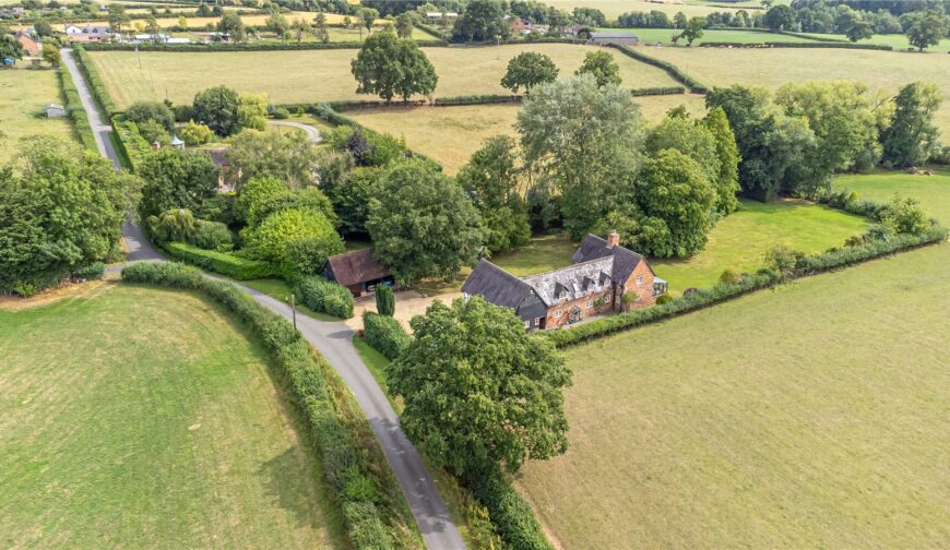 The Hall House, Bleathwood - Picture No. 02