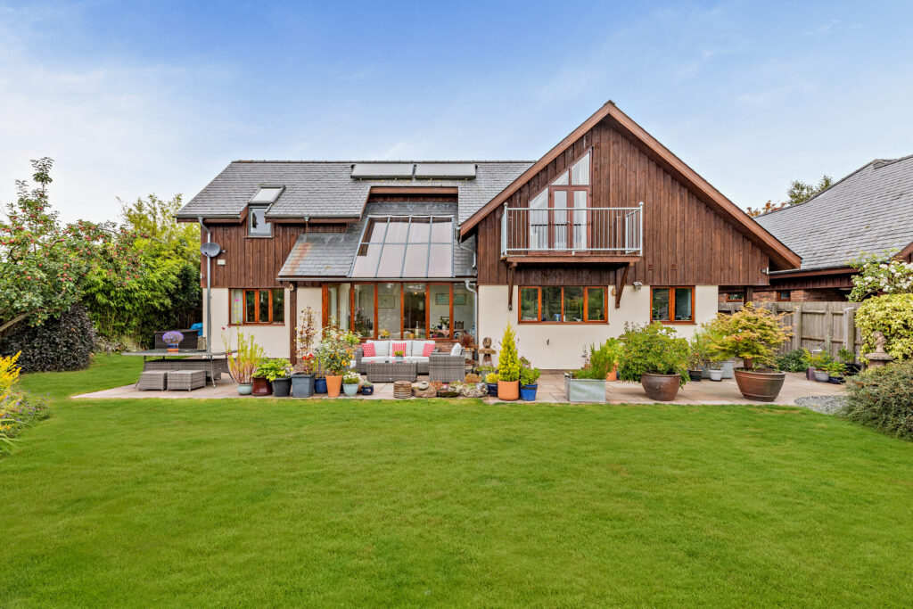 21st century four bed edge of village
