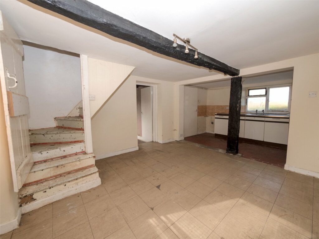 37 Upper Walton - Picture No. 15