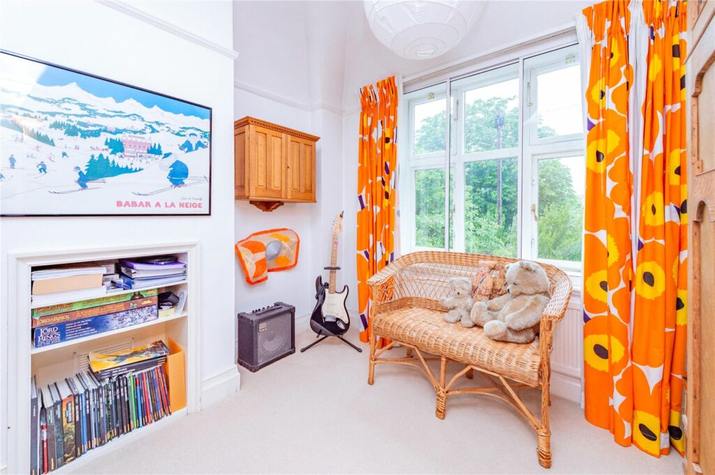 53 Porthill Road - 13