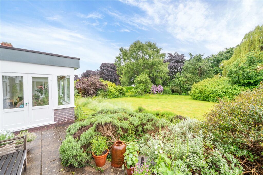 53 Porthill Road - 19