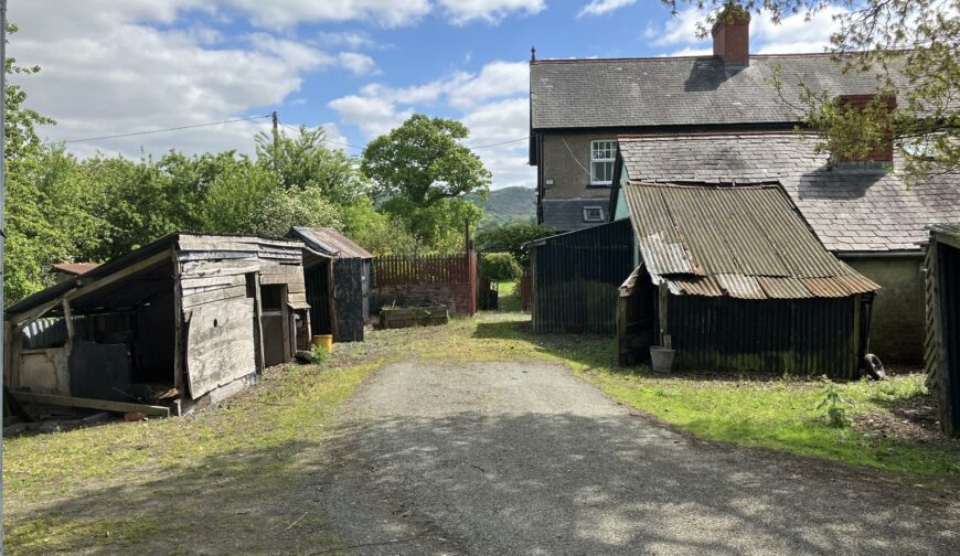 1 Tycoch Cottages - Picture No. 05