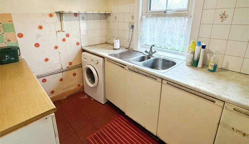 1 Tycoch Cottages - Picture No. 09