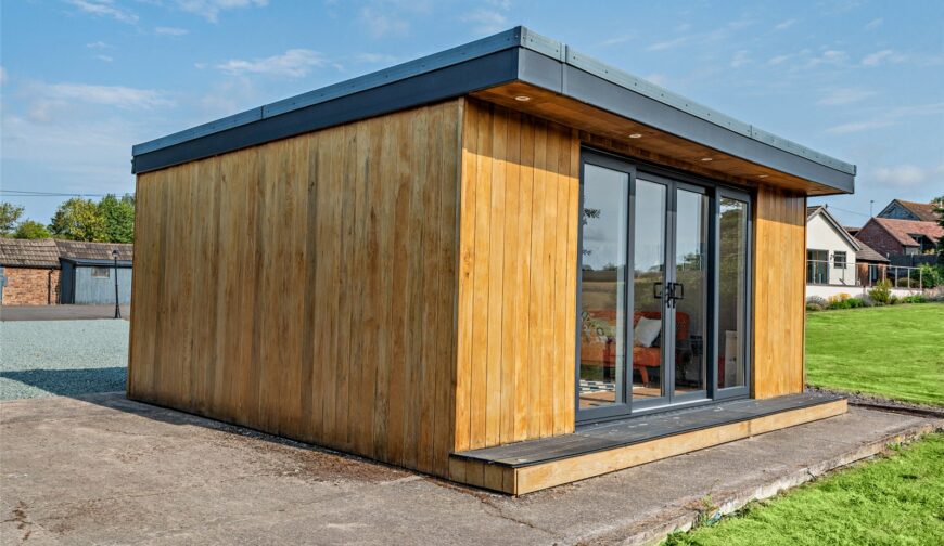 Yonder Castle Hill, Harley - Pod/Gym/Home Office