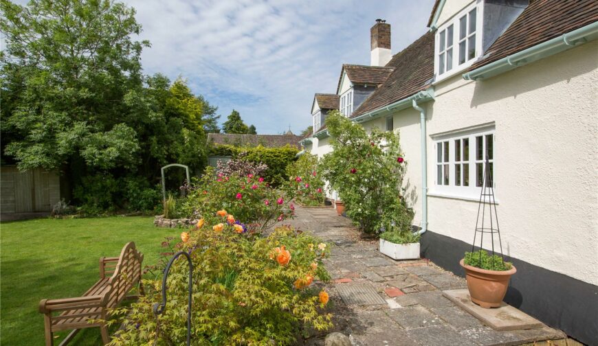 White Cottage, The Alley - Garden