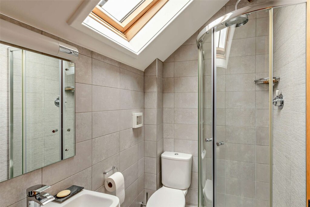 The Barley House, Red House Farm, Longdon-upon-Tern - Ensuite