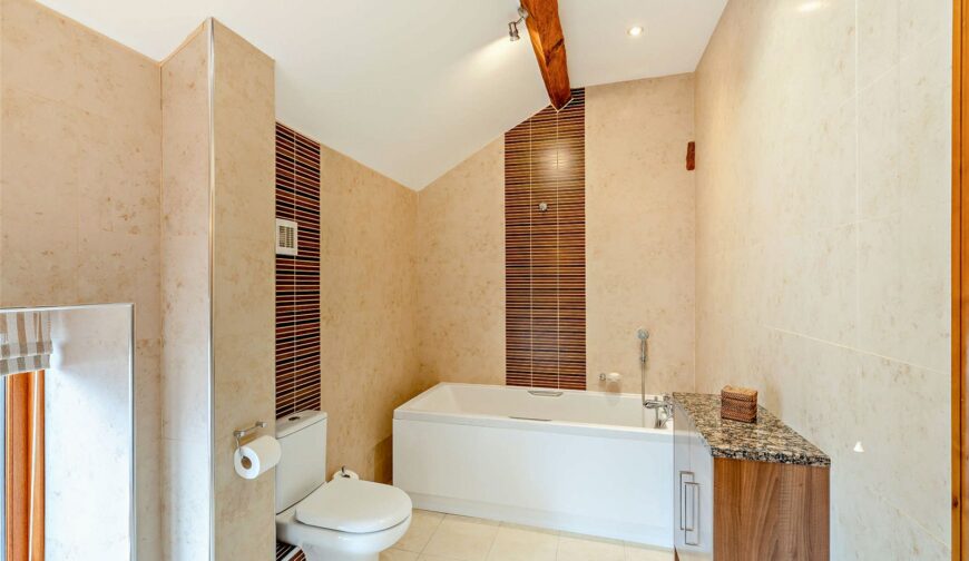 The Barley House, Red House Farm, Longdon-upon-Tern - Family Bathroom