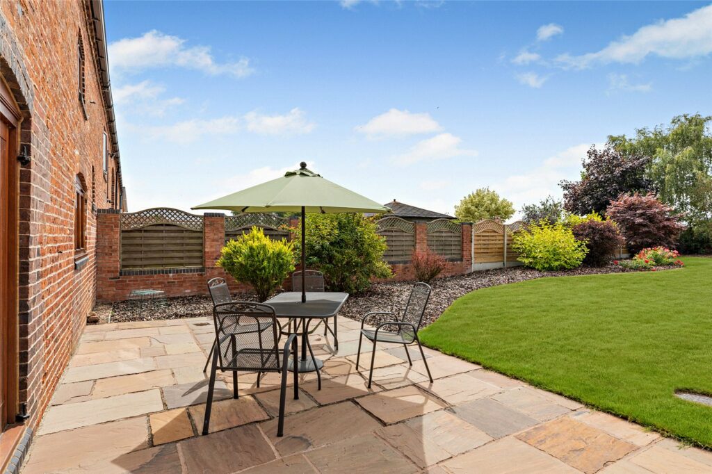 The Barley House, Red House Farm, Longdon-upon-Tern - Gardens