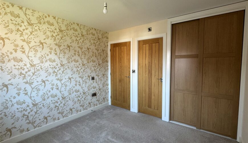 10 Melrose Crescent - Picture No. 23