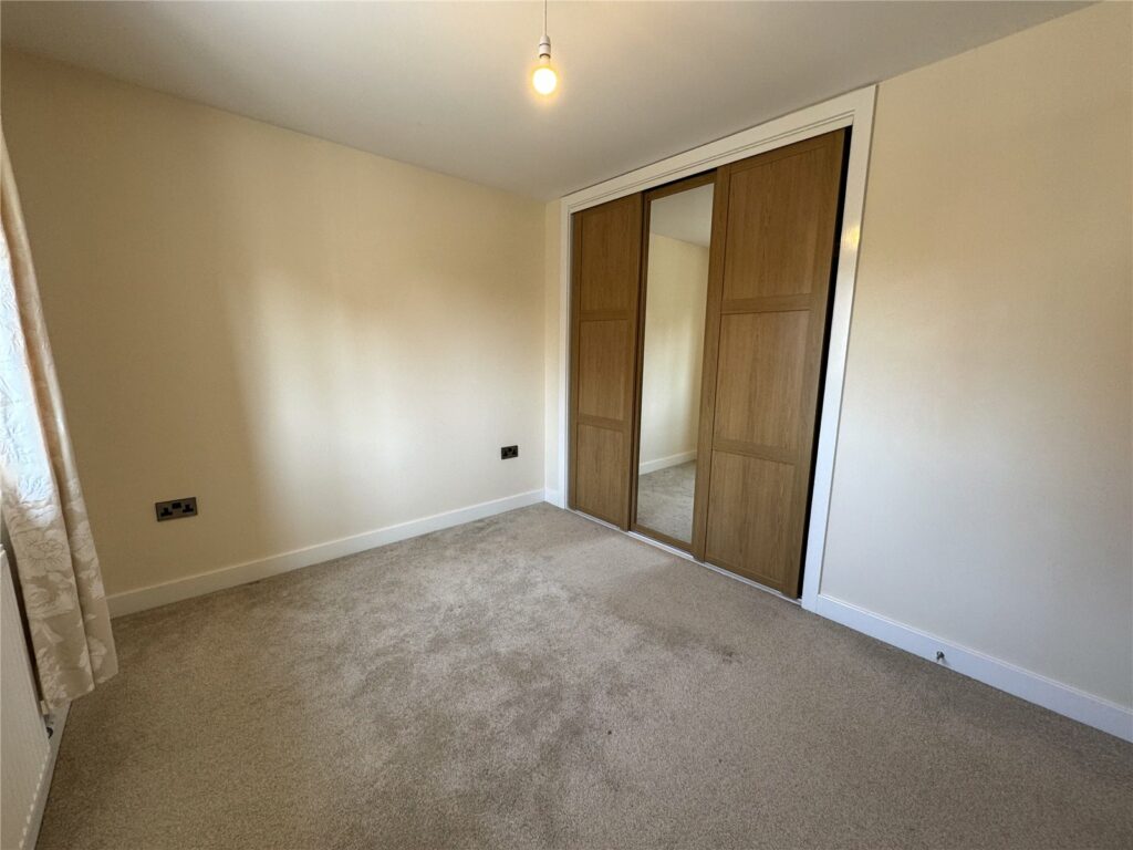 10 Melrose Crescent - Picture No. 28