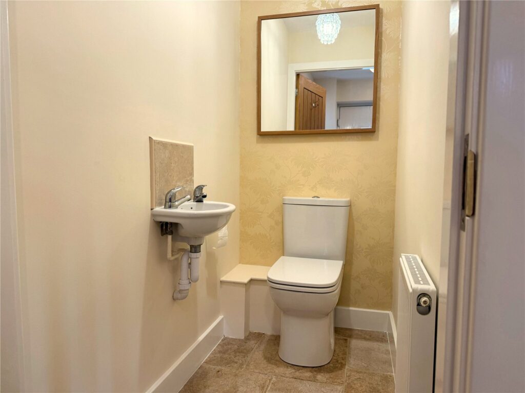 10 Melrose Crescent - Picture No. 40