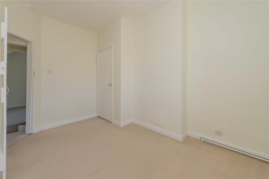 1 Parton Wood, Winnington - Picture No. 23