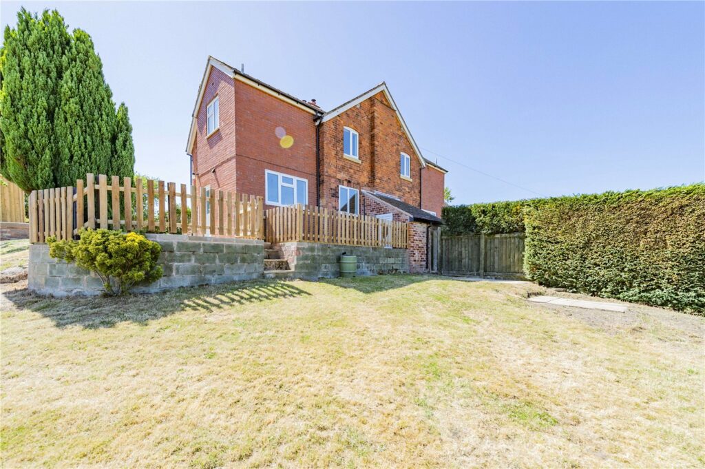 2 Parton Wood, Winnington - Picture No. 17