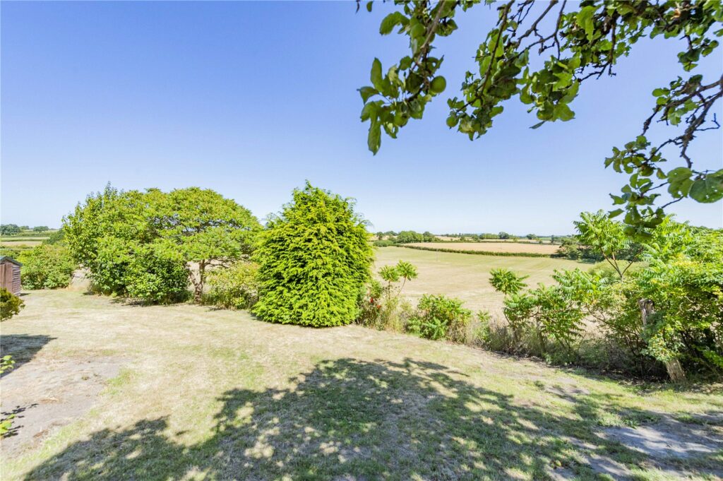 2 Parton Wood, Winnington - Picture No. 19