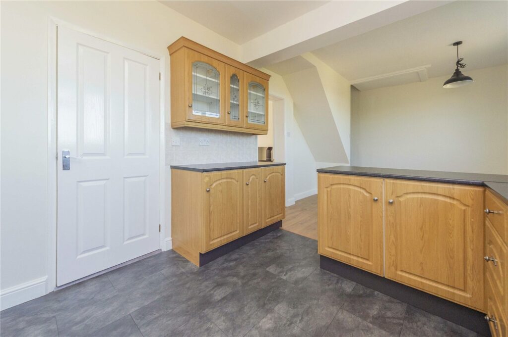 2 Parton Wood, Winnington - Picture No. 34