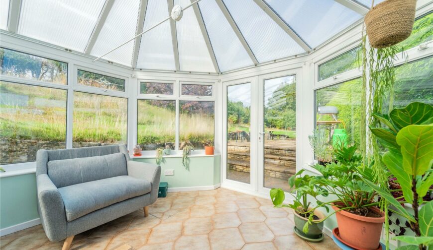 3 The Square - Picture No. 77