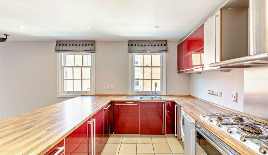 Apartment 2, Crescent House - Picture No. 27