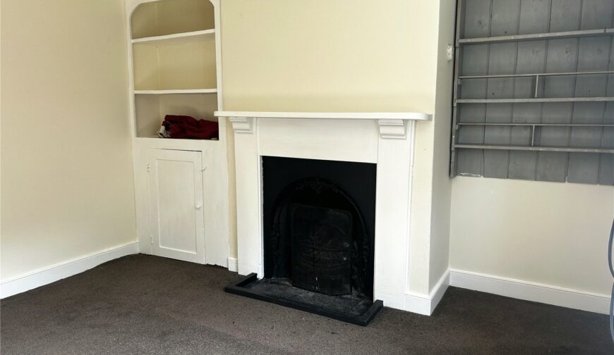 Cambridge Cottage, The Common - Picture No. 03