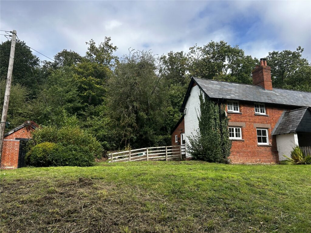 Cambridge Cottage, The Common - Picture No. 10