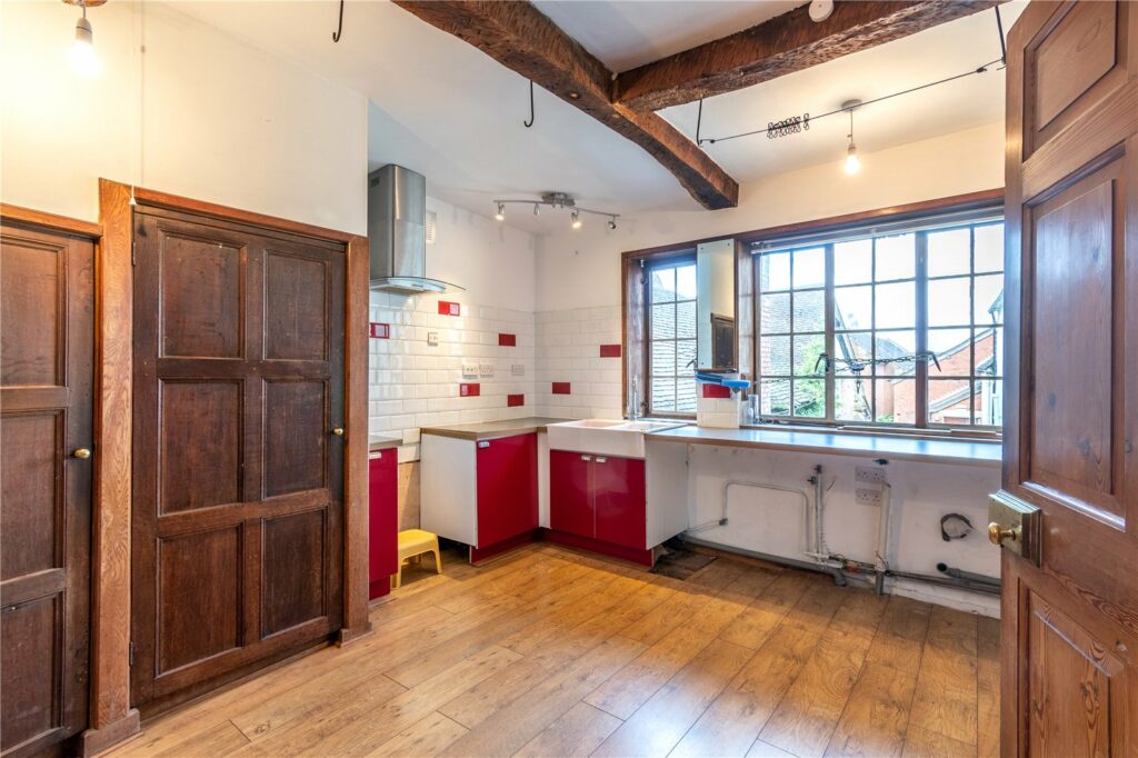 10 Church Street, Ludlow - Picture No. 04