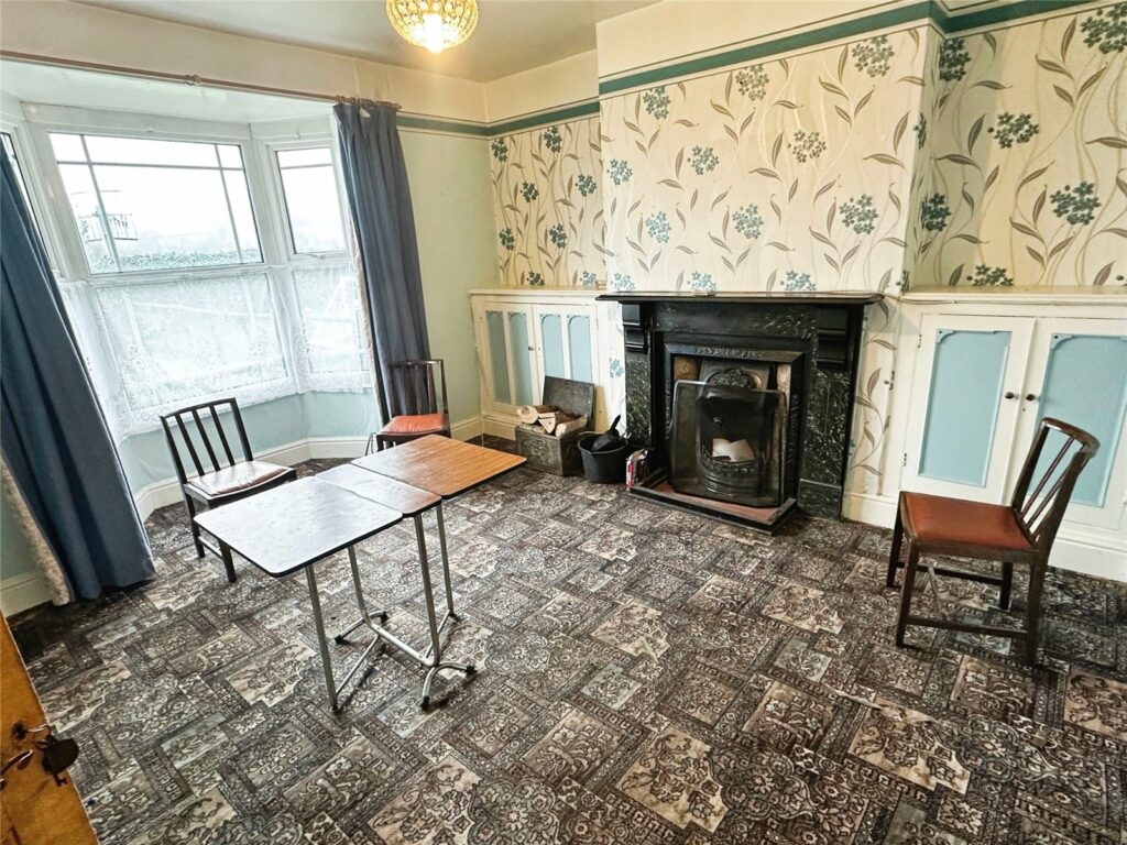 1 Tycoch Cottages - Picture No. 10