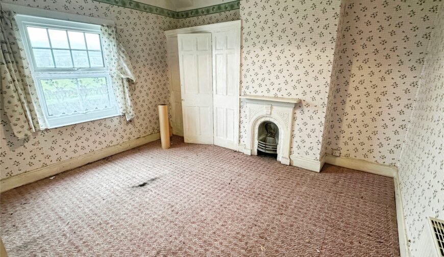 1 Tycoch Cottages - Picture No. 11