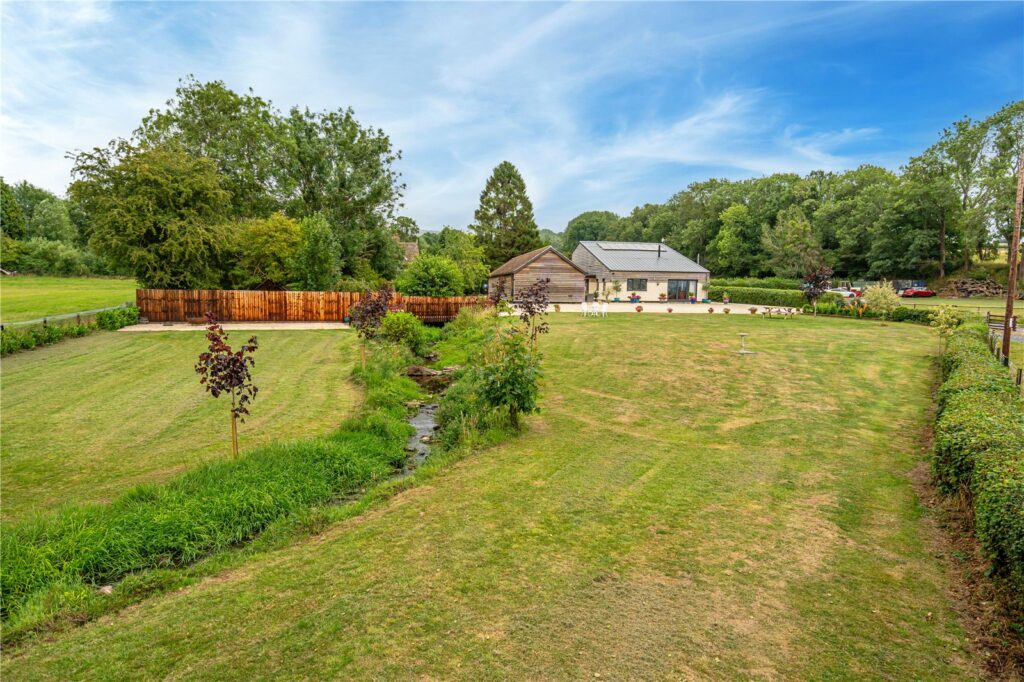 Mill Farm Barns, Bitterley - Picture No. 04