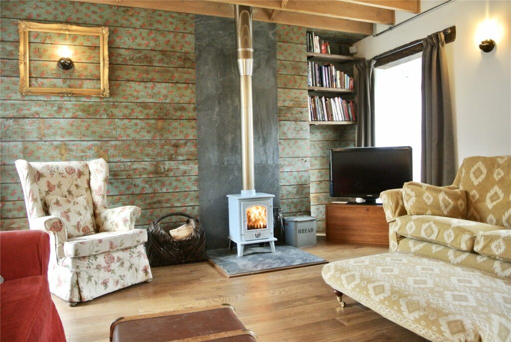 The Coach House, Betchcott - Sitting Room