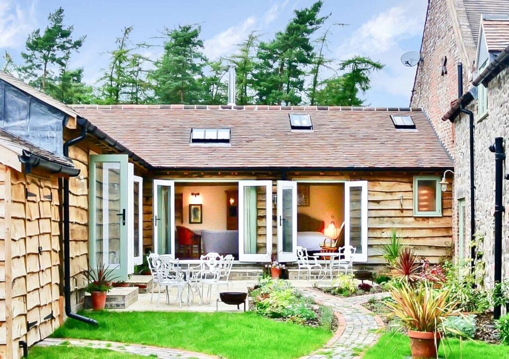 The Coach House, Betchcott - Dove Cottage