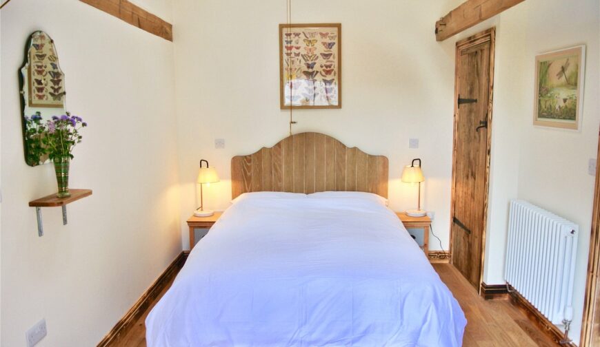 The Coach House, Betchcott - Dove Cottage