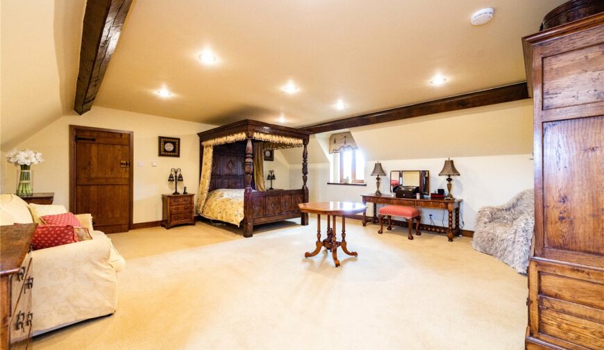 Pen-Yr-Allt, Trefeglwys - Master Bedroom