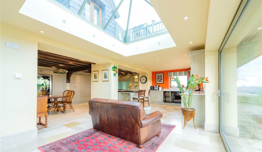 Pen-Yr-Allt, Trefeglwys - Through To Kitchen