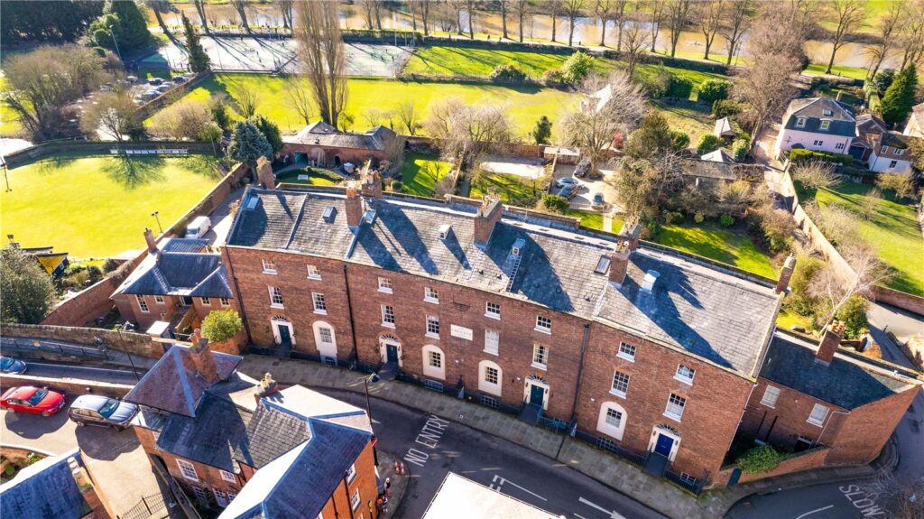 23 The Crescent, Town Walls - 4