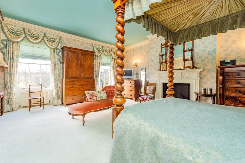 23 The Crescent, Town Walls - 13