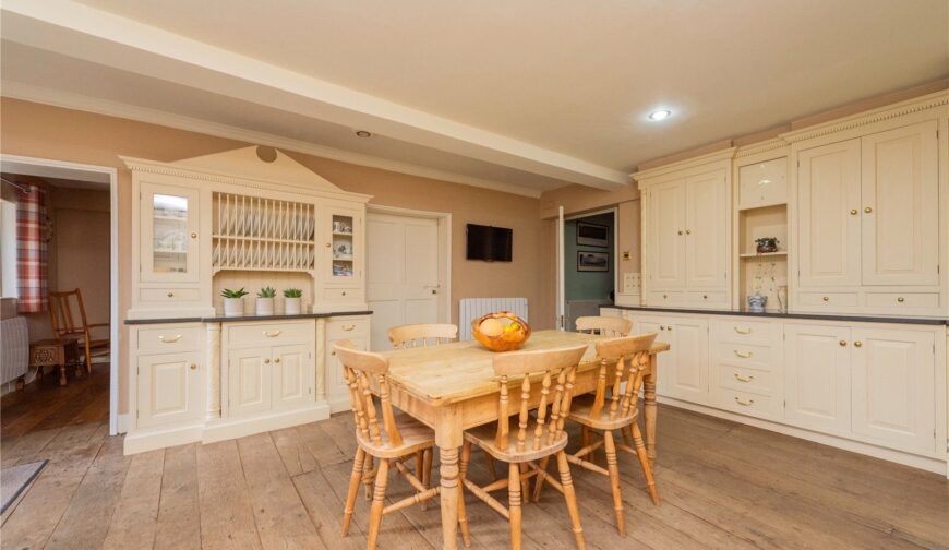 23 The Crescent, Town Walls - 8