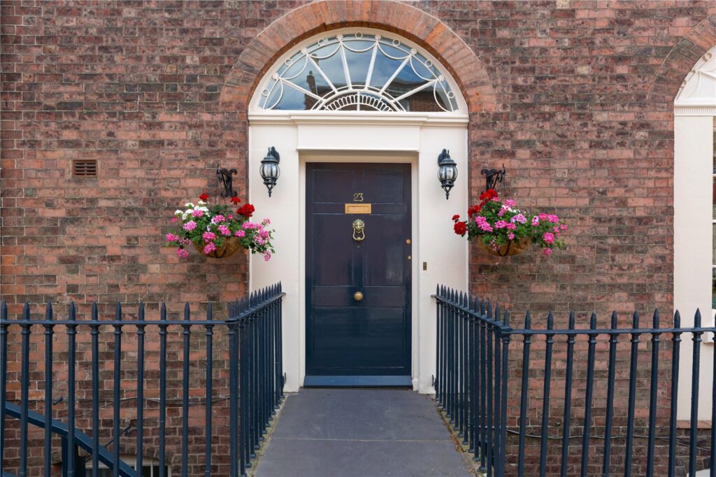 23 The Crescent, Town Walls - Picture No. 1