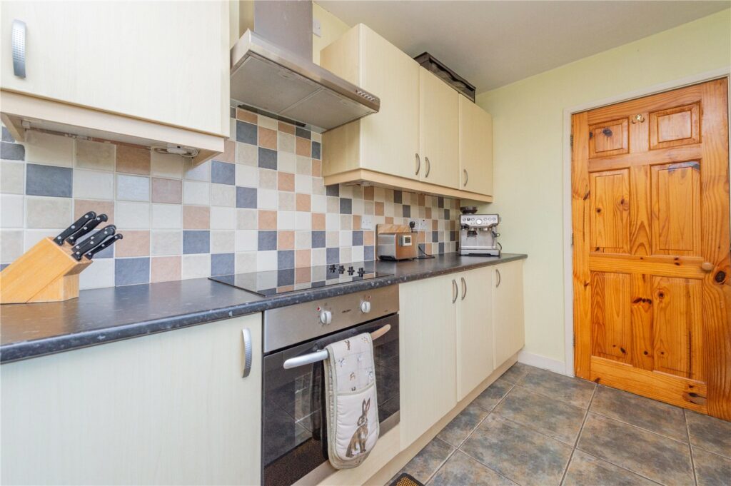 3 Dukes Cottages, Halghton - Picture No. 07