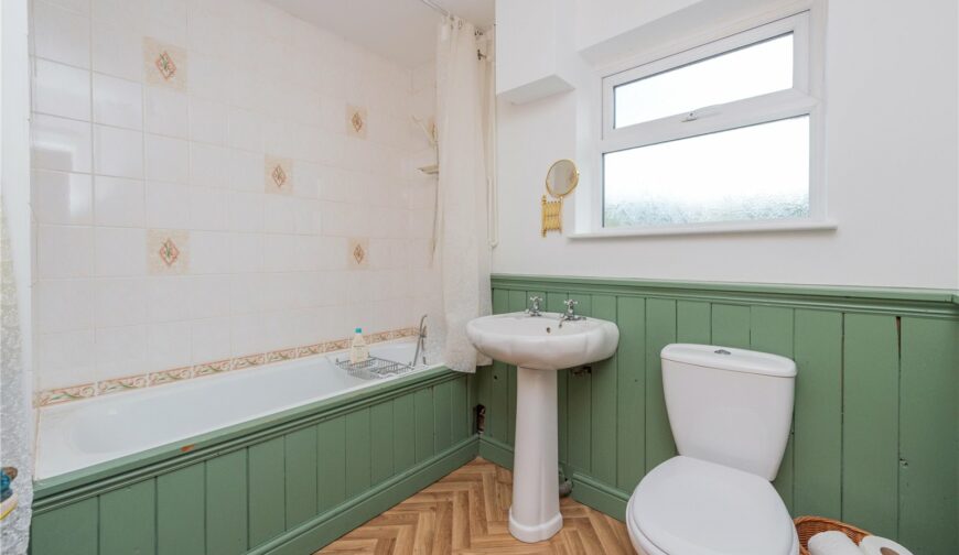 3 Dukes Cottages, Halghton - Picture No. 08