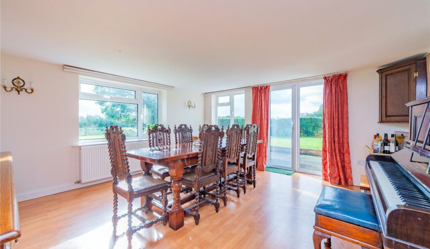 3 Dukes Cottages, Halghton - Picture No. 09