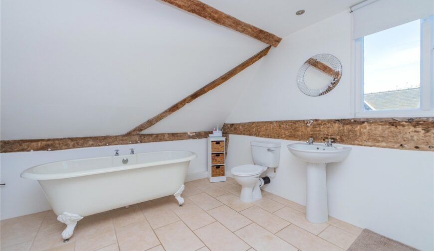 The Laurels, Church Road - 18