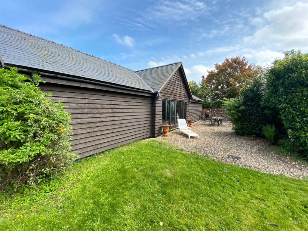 The Laurels, Church Road - 4