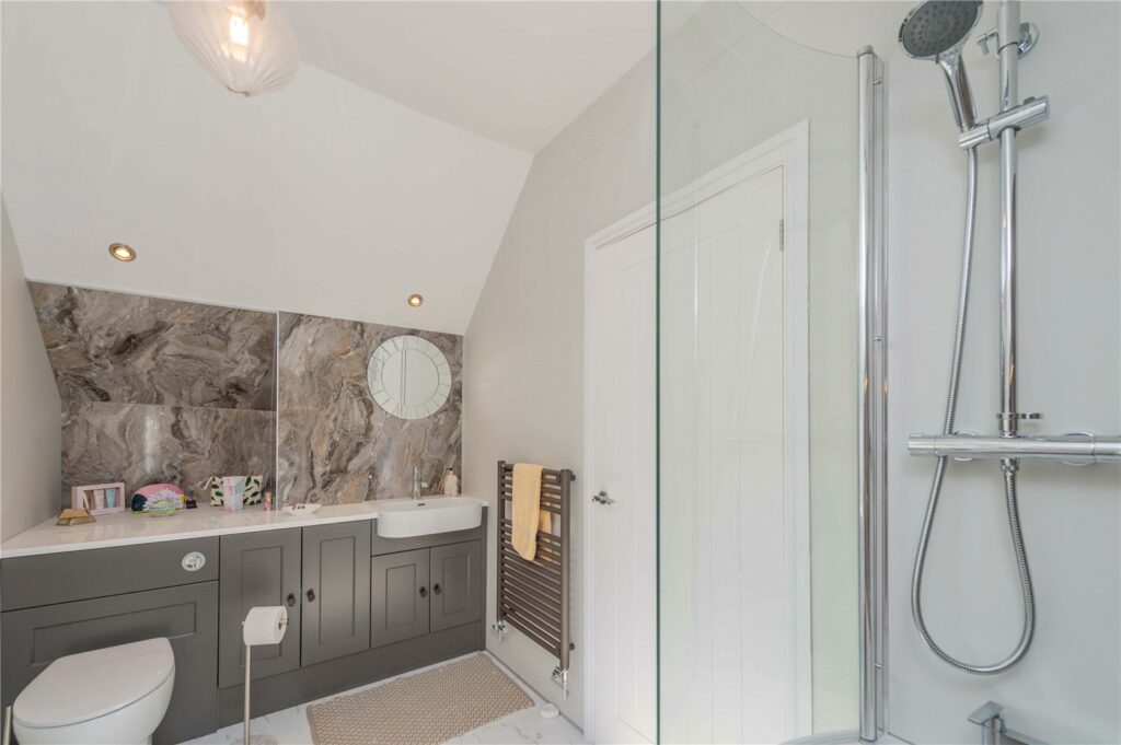 The Hollow, Hope Common - 12