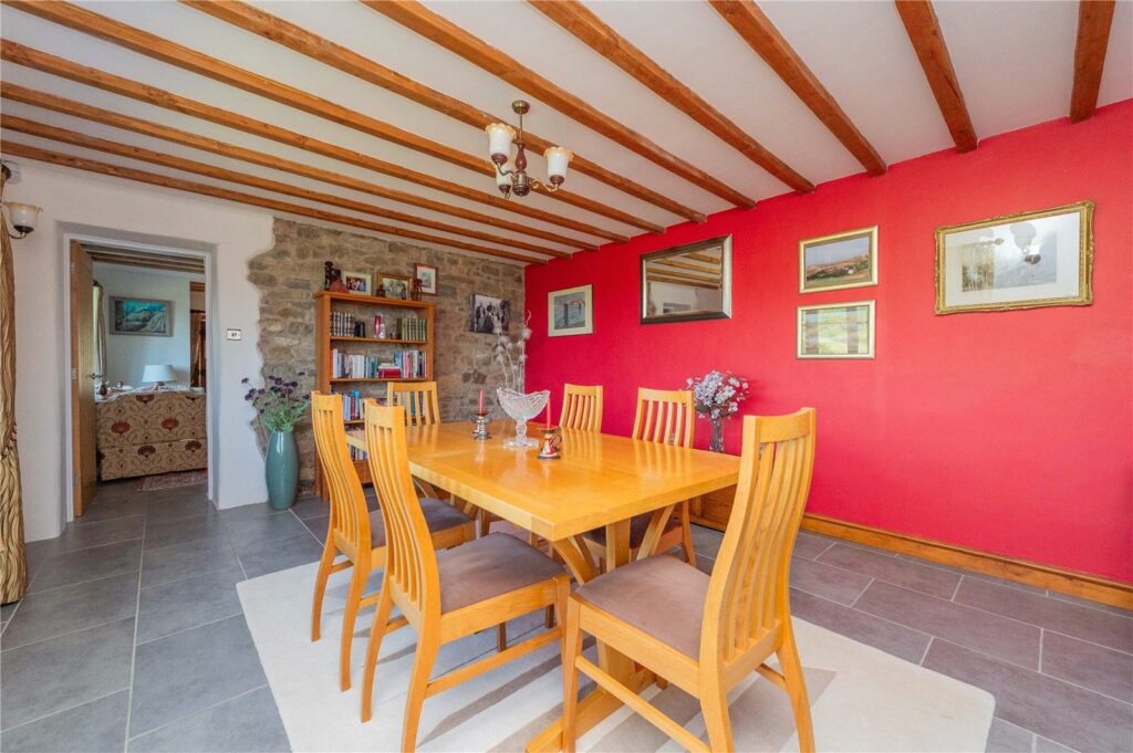 The Hollow, Hope Common - 15