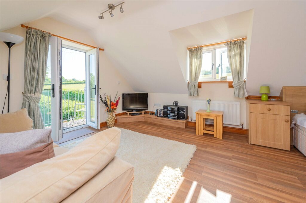 The Hollow, Hope Common - 22