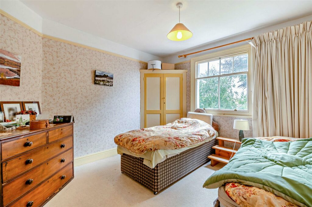 14 Porthill Gardens - Bedroom