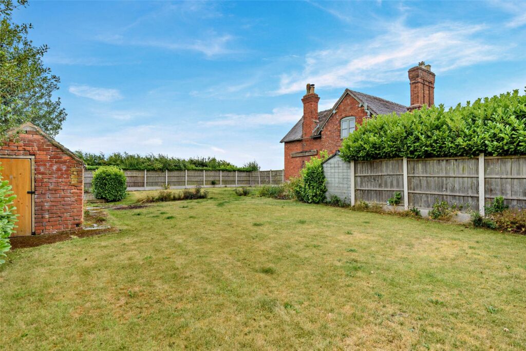 Squirrel Cottage, Shrewsbury Road - 4