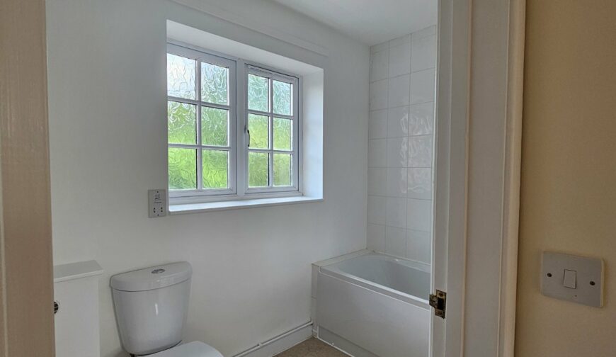 4 Oak Cottages - Picture No. 25