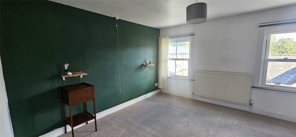 2 Dale Street - Picture No. 37